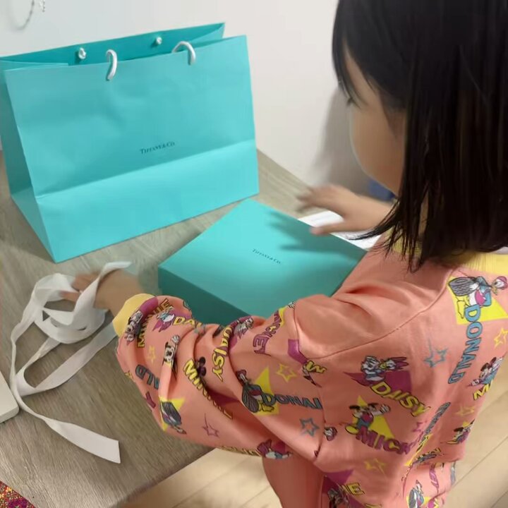 新品未使用Tiffanyリターントゥティファニー　ポーチバッグチャーム　ブルー 新品未使用Tiffanyリターントゥティファニー ポーチバッグ