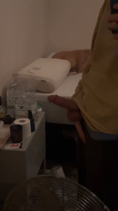 Laundry day, kinda hard kinda not lol https://t.co/8mCH0KNiZh