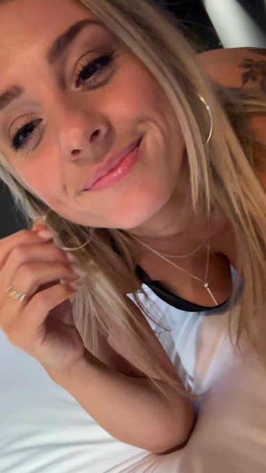 Have a fabulous day 😜🩷 https://t.co/Kvqrt0elS3