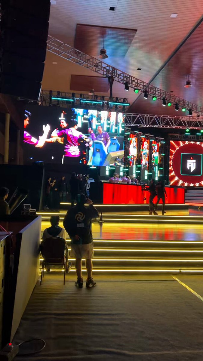 Global Esports on Instagram: Ever wondered how Awards for Esports and Gaming in India look like? 🥰 #GlobalEsports #Awards #IndiaGamingAwards #awardceremony #esportsorganisationoftheyear #esportsathleteoftheyear #indianawards