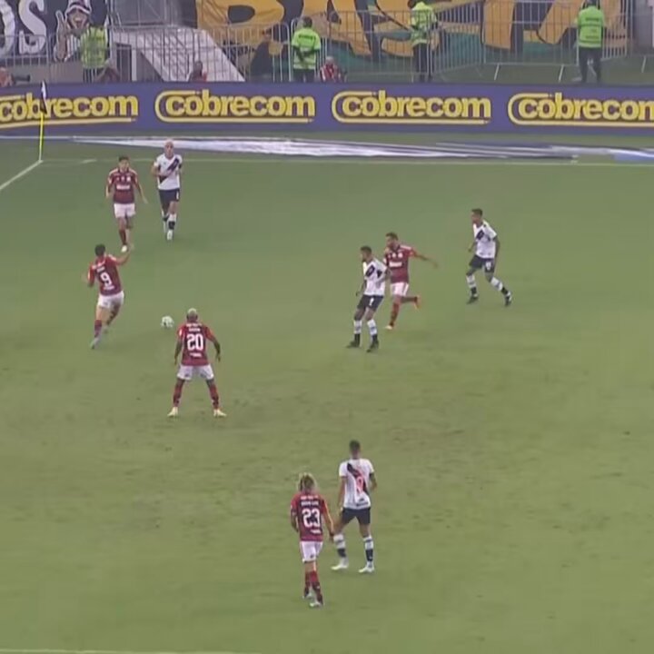 Bandeira vai à delegacia e conselheiro do Flamengo aciona Twitter