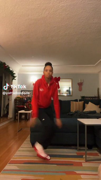 me sneakin in the kitchen to get a lil snacky snack ?? https://t.co/PaKiZCyJq5