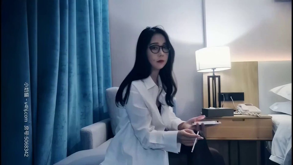 @BQYJ_kuxs. 🎀 🎀 又 是 眼 镜 妹.长 得 好 看 就 不 说 了.身 材 完 美.最 主 要 还 特 么 的 风 骚... @J...