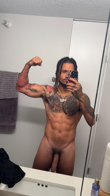 Daddy vibes 💪🏽 https://t.co/Xl3jg7OPJW