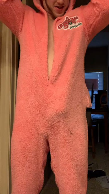 Who wants to play with my Red Ryder? ? https://t.co/p4t1y99IcK