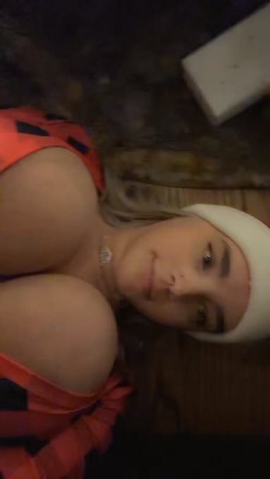 christmas saaaaaale 🎄🤶🏼 https://t.co/KWMiTY3OCA