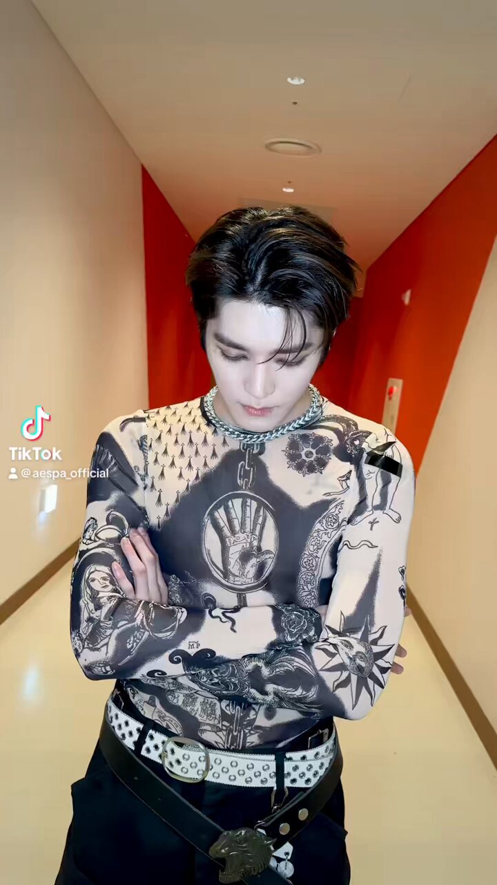 アイス♡ ヒョンジンチェキ o0720108015376515846.jpg?caw=800