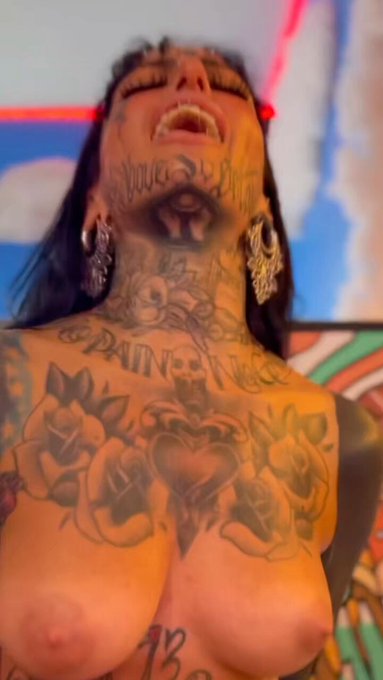 SEASON 3 or my game show HITACHI TRIVIA! Goin strong! I think @reversecowghoul squirted more than the<a href="/tag/eminem"class="tags"><span>#eminem</span></a>