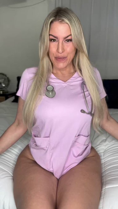 Good Morning! I&rsquo;m @NurseGwennie77  I&rsquo;ll be taking care of every one of your needs today! Naturally&hearts;️<a class="tags" href="/tag/nursegwennie77">@nursegwennie77</a>