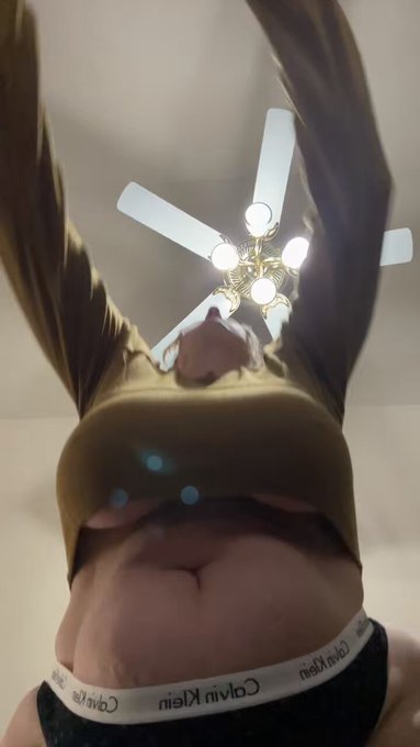 Just wanted to play with my pussycat!  #catlover https://t.co/RNIKaceIiD<a href="/tag/catlover"class="tags">#catlover</a>