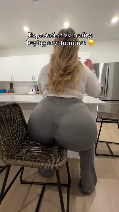 I think I need a custom chair https://t.co/YfpRDsdLjh