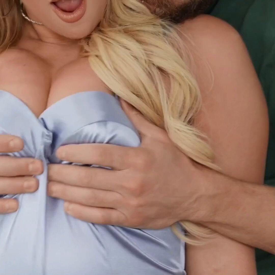 @18SexualFuns video Tweet