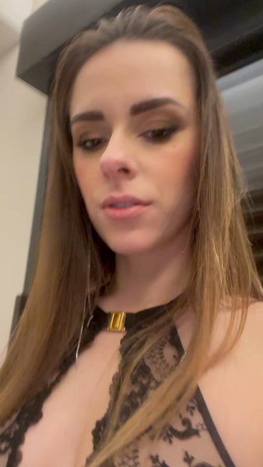 J’adore cette lingerie ? https://t.co/MLKrTTxplV