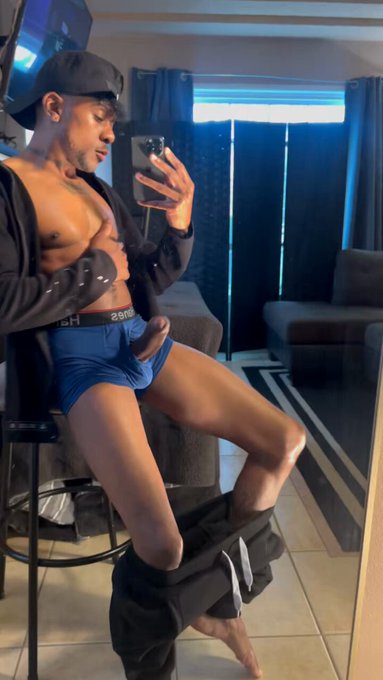 RT if you&rsquo;d swallow 🔥  https://t.co/L0FtKjLMgB https://t.co/xhk49Om9Za