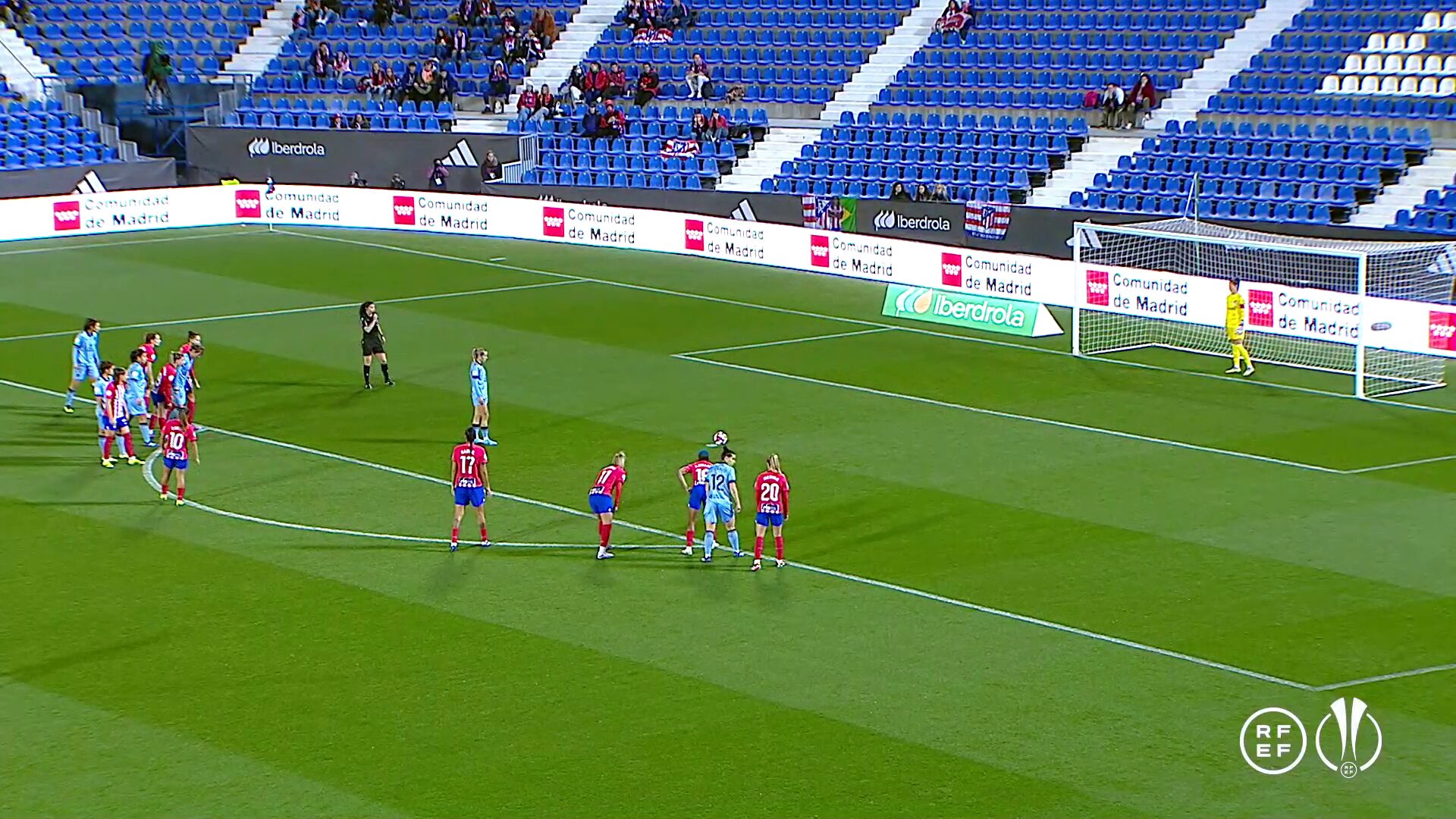 ⚽️ ¡¡𝗚𝗢𝗢𝗢𝗟 DE ÁNGELA SOSA!!👉 Se adelantaron las granotas desde los once metros.🆚 @AtletiFemenino - @LUDfemenino I 0-1📺 @la2_tve #SupercopaFemenina @iberdrola