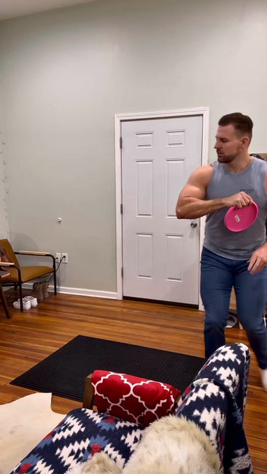 I don&rsquo;t care what you do &mdash; just devote to it &mdash; and give it everything you got 🫶 https://t.co/MKy75nG<a href="/tag/discgolf"class="tags"><span>#discgolf</span></a>