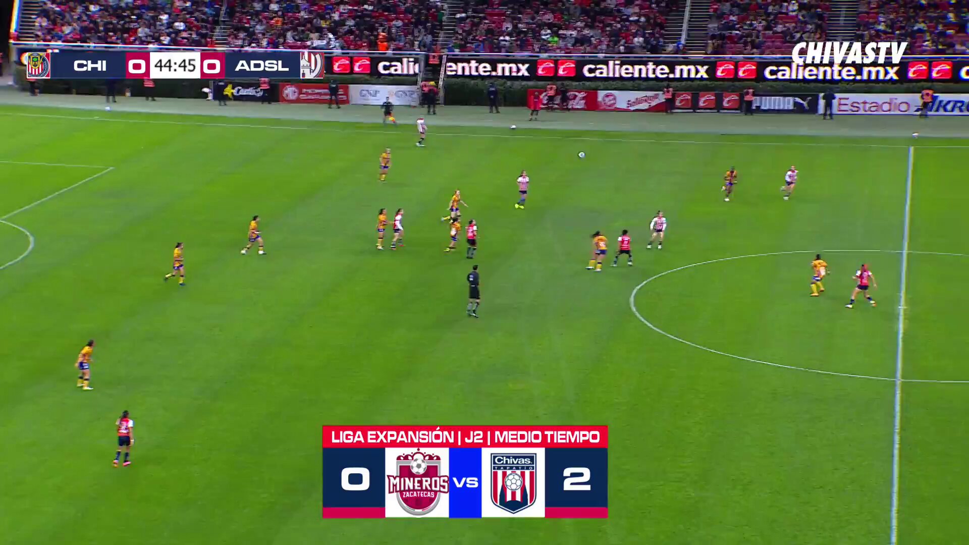 ¡QUÉ FORMA DE DEFINIR TU PRIMER GOL COMO ROJIBLANCA, @VIRISALAAZAR! 🥵Así recibió el balón al espacio de @carojaramillo94, recortó y sacó el disparo que nos dio el primer gol del partido 🔴⚪️📺 Sigue el partido EN VIVO por la señal de @chivastvmx 👉