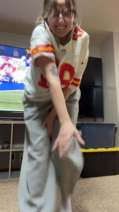 HAHAHAHAAHAHAHAHAH GOOOOOO CHIEFS!!!!!!! https://t.co/SapjpNuf4k
