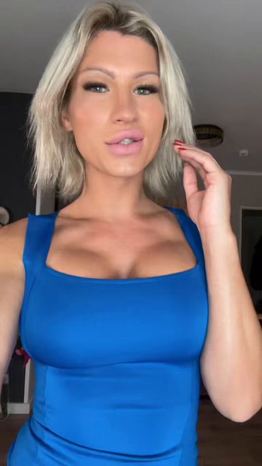 Blue business dress... yes or no https://t.co/VbbuhhIMWx