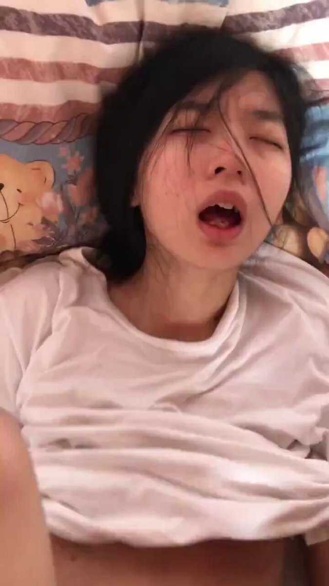 「长视频」小情侣出租打炮清纯女友苦苦哀求“不要拍”被操爽了以后怎么弄都行 完美露脸