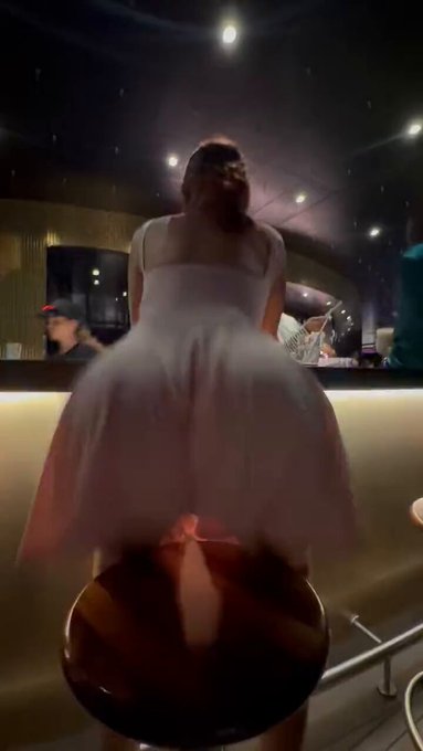 Would you come up and talk to me at the club?💕 https://t.co/paNecAekA9