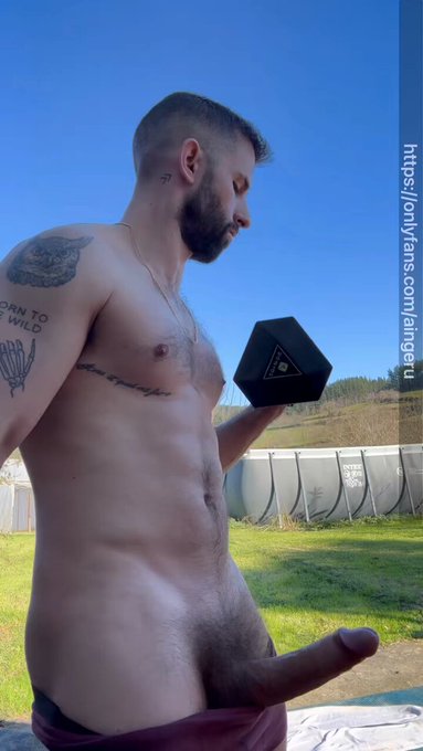 20 degrees outside in January and I’ve decided to have and outdoor workout today ⛰️☀️ wanna join ? ?

Suscribe