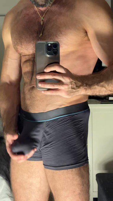 RT if you are a low hangers lovers 😜 https://t.co/NpSLMNUdW0