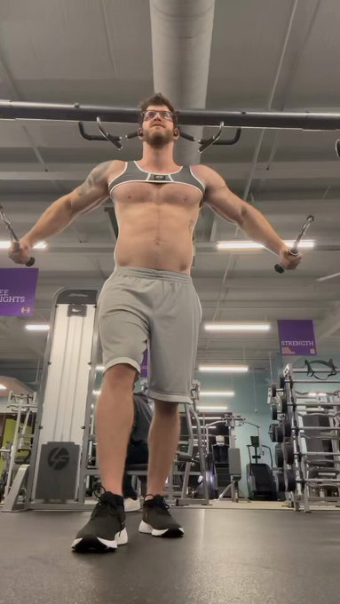Massaging your muscles after the gym is important for reducing stiffness https://t.co/72OshZdmoe