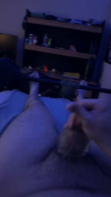 Thickest creamy load yet. 😈 https://t.co/PBRu3L4hz6