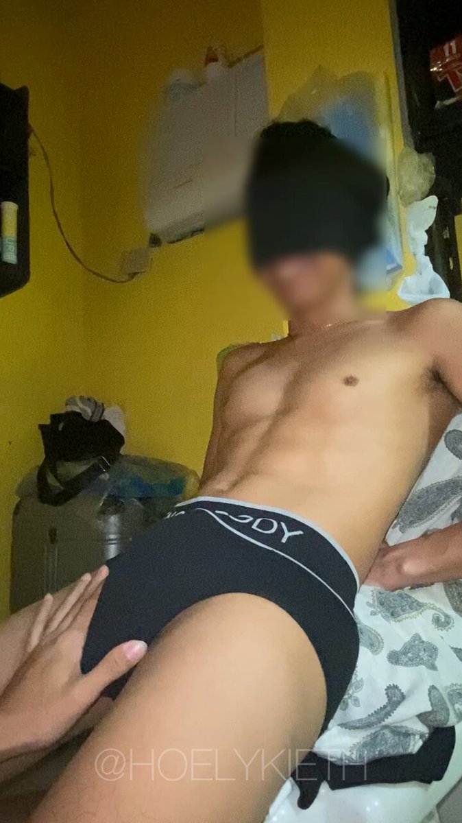 Việt Anh Hoàng captivating his audience