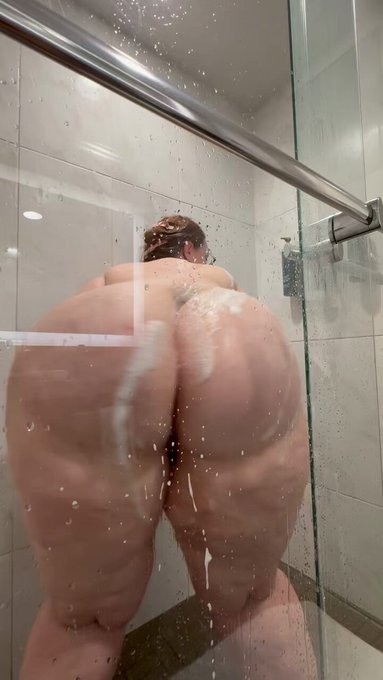 Who wants to shower with me ? 😌🚿 https://t.co/o8mQOYJgEm<a href="/tag/mvsales"class="tags"><span>#mvsales</span></a>