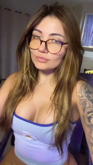 Live show today @ 12pm PST see you guys there!! ? https://t.co/EzsQcFJdqH https://t.co/4f9hyDDOg4