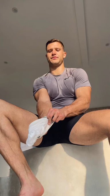 Wanna sniff it ? https://t.co/WDFzT2B8Nc