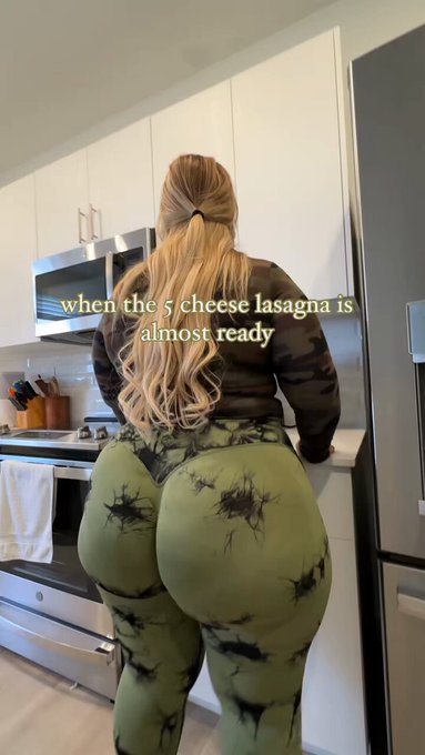 I like to cook what can I say 🤷&zwj;♀️ https://t.co/XWOoD3MpzF