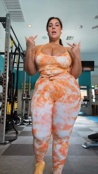 Some gym motivation ??????? #ButterCream19 #BBW #Curvy https://t.co/ROMs5JvZY1