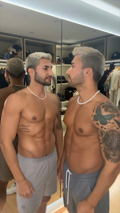 Your TWINS can confuse you when we get this close to each other 😜 yes or no?  LIN K ON BIO😛 https://t<a href="/tag/fitness"class="tags"><span>#fitness</span></a>