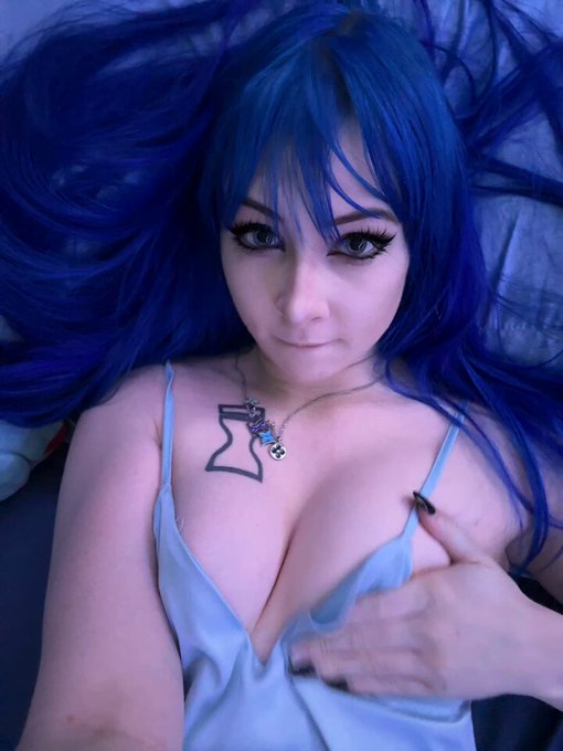 Cami Chan❄️’s pics and videos