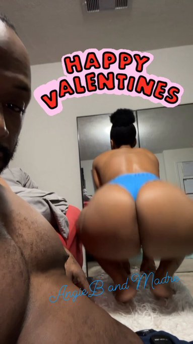 Love is in the air https://t.co/IkGfMf8GeU