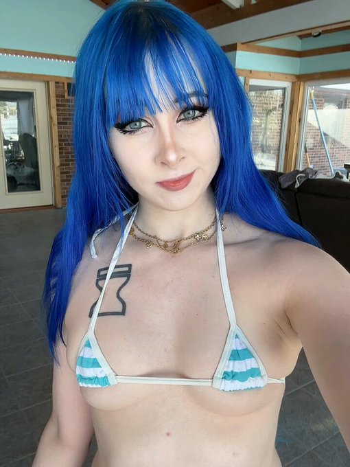 Who didn’t get a valentines nudie in the DM’s yet?💘 https://t.co/y5eU08xzSb