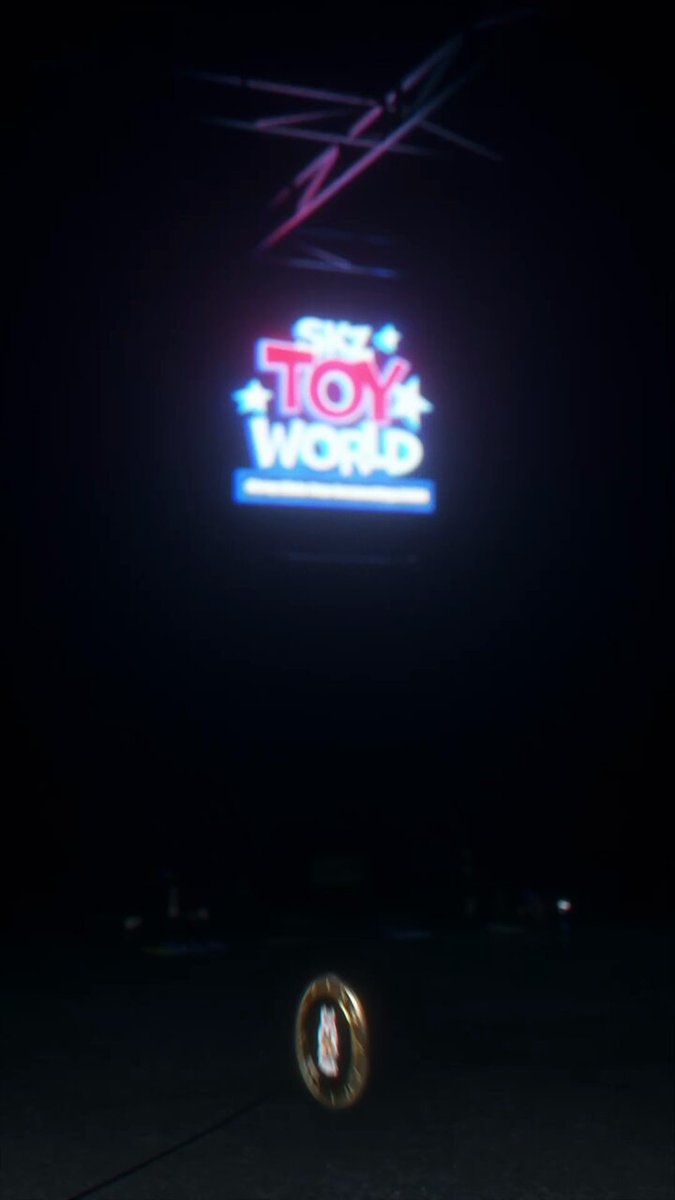 stray kids スキズSKZ TOY WORLD ハンHAN サインボール タレント