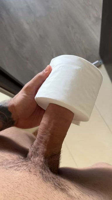 A toilet paper losing his virginity 🥵 https://t.co/yGv4S5pS4L 70% OFF! https://t.co/EACERwbOOC