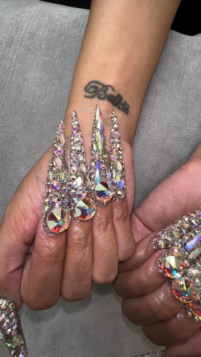 Cardi B Just Debuted a Reebok-Themed Manicure in One of Her Longest Nail  Looks to Date