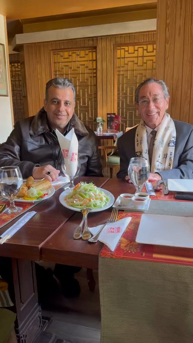 مع الصديق #هانى_يان مؤسس مطعم بكين الشهير في مصر منذ العام 1961 . هاني بان مزيج بين الثقافتين الصينية<a href="/tag/%D9%87%D8%A7%D9%86%D9%89_%D9%8A%D8%A7%D9%86"class="tags">#هانى_يان</a>