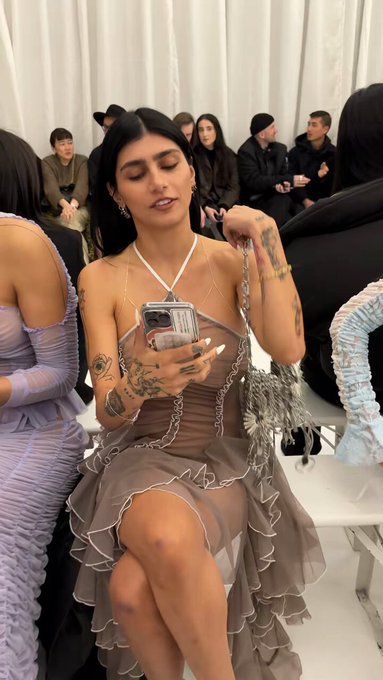 me on the internet: &ldquo;M*N DON&rsquo;T DESERVE RIGHTS😡😤&rdquo;  me irl: &ldquo;didusleepokay?🥺🐣🤍&rdquo; https://t.co/rsdAKLrHF