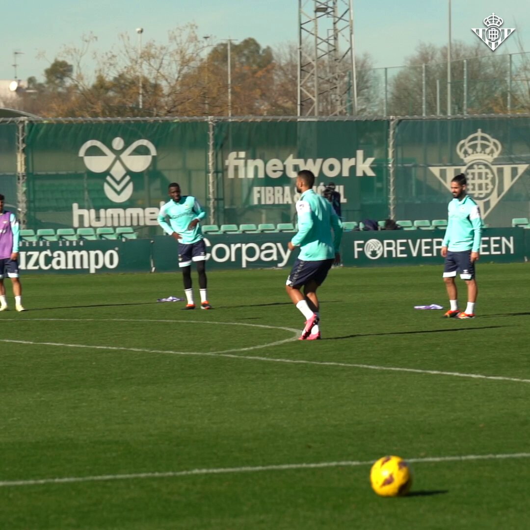 Real Betis Balompié 🌴💚 on X: 🏆🏆🏆💚 Señoras y señoras, niños