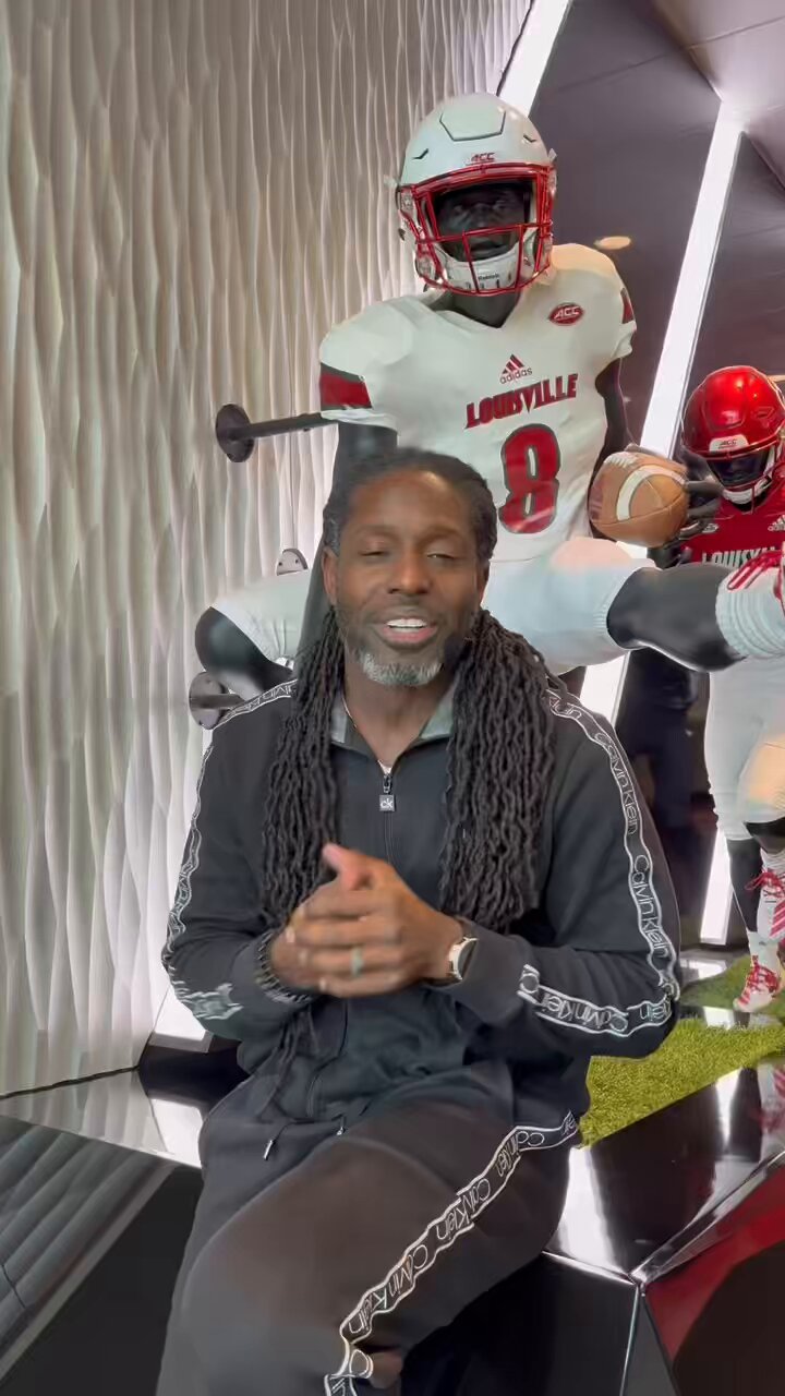 LouisvilleFB s video Tweet