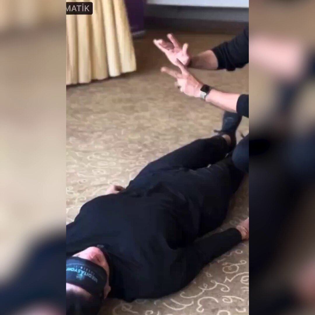 Odatv on X: "Meditasyon çılgınlığı sürüyor... Gözlerini kapadılar, yere  yatırdılar... Eğitmen el hareketleri yapına kadın ağlamaya başladı... O  anlar sosyal medyada gündem oldu" / X