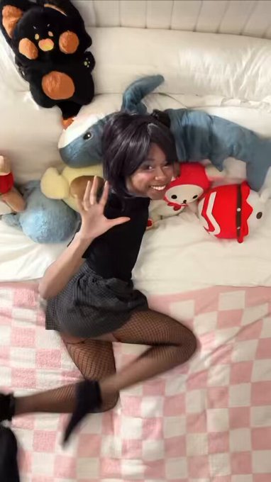 To the sleep paralysis demon that appears on my ceiling ♡ ! https://t.co/umiwaowUQ0
