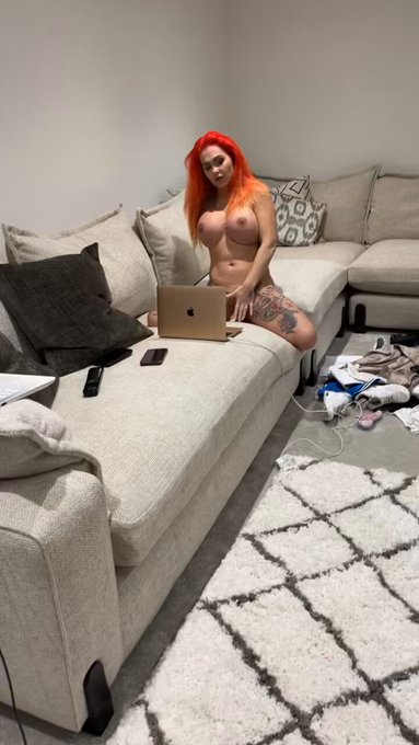 Who wants a Skype show tonight? I&rsquo;ll be logging on webcam at 9ish and also be doing Skypes. Message me<a href="/tag/vegas"class="tags"><span>#vegas</span></a><a href="/tag/avn"class="tags"><span>#avn</span></a>