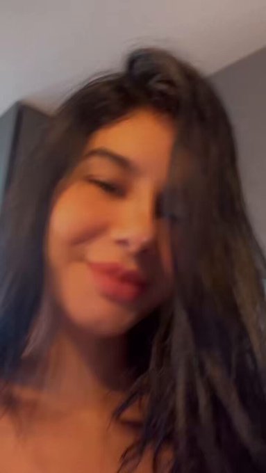 Esta noche estare en vivo en mi onlyfans 🤫💦😈 7:00 pm H/Colombia 🇨🇴 vamos a divertirnos 🤫😘  Lee mi primer<a href="/tag/rt"class="tags"><span>#rt</span></a>